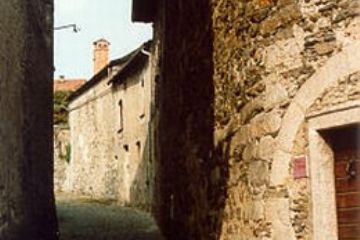 Ameno - Case Medievali